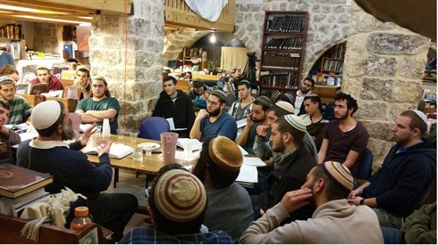 ישיבת צפת.jpg