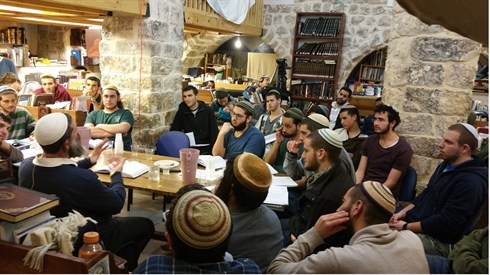 ישיבת צפת.jpg