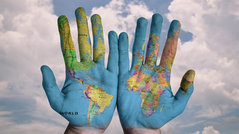 hands-600497_1920.jpg