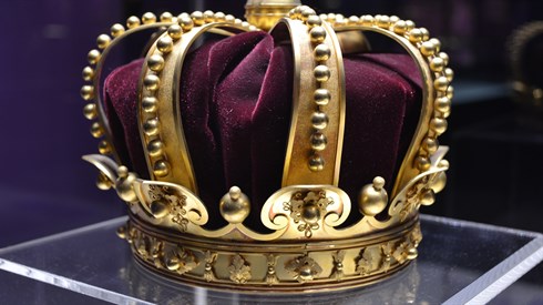 king-1304612_1920.jpg