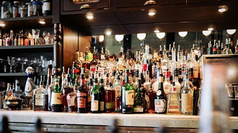 alcoholic-beverages-1845295_1920.jpg