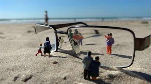 miniature-figures-2919708_1920.jpg