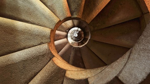 staircase-600468_1920.jpg