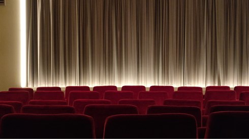cinema-2093264_1920.jpg