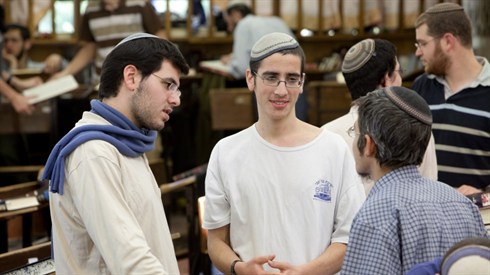 הישיבה (11).jpg