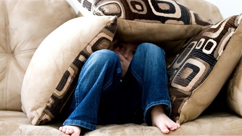 bare-feet-boy-child-couch-262103.jpg