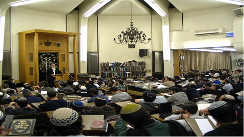 הישיבה (9).jpg