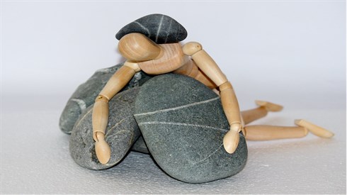 holzfigur-980784_1920.jpg