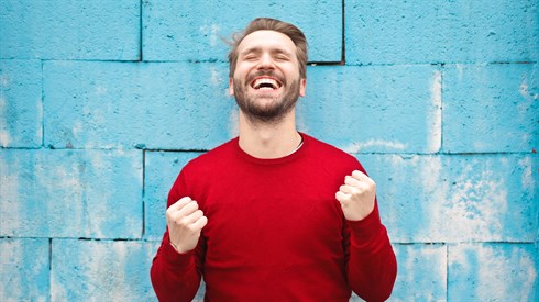 adult-background-beard-941693.jpg