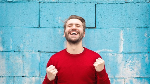 adult-background-beard-941693.jpg