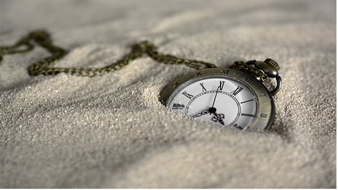 pocket-watch-gbc329ae89_1920.jpg