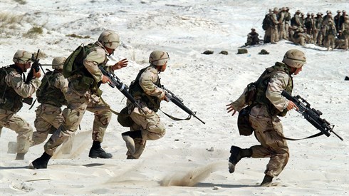 soldiers-gcbeb5d4c1_1920.jpg