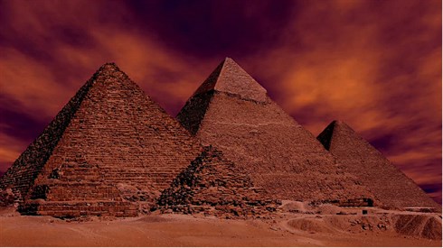 pyramids-7081949_1920.jpg