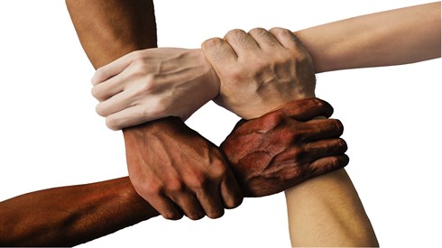 hands-1917895_1920.png