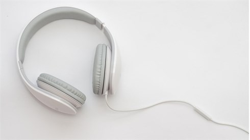 music-g044e79c3a_1920.jpg