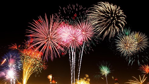 fireworks-1953253_1920.jpg