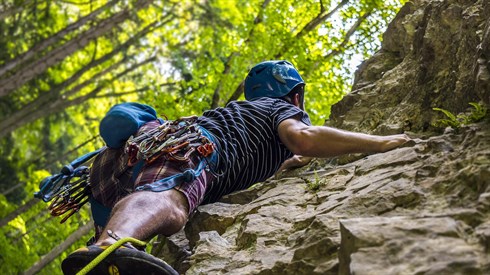 climbing-2609319_1920.jpg