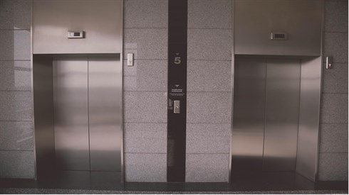 elevator-939515_1920.jpg