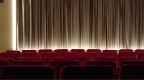 cinema-2093264_1920.jpg