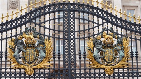 buckingham-palace-7190293_1920.jpg