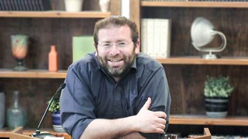 שימוש בתמונה זו נעשה בהתאם לסעיף 27א לחוק זכויות יוצרים. אם הנכם בעלי הזכויות בתמונה זו ומעוניינים שנחדול משימושה או נעדכן קרדיט מתאים, אנא פנו אלינו לכתובת: beitel@yeshiva.org.il