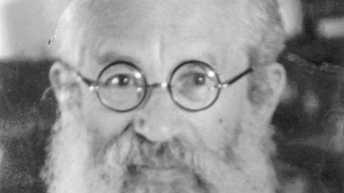 Yitzhak_HaLevi_Herzog_1945_portrait.jpg