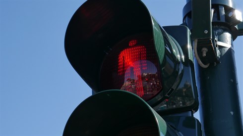 traffic-light-g1c5a96037_1920.jpg