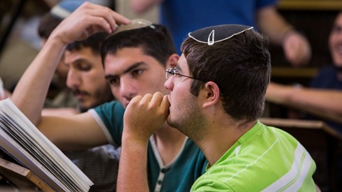 ישיבת בית אל{ (3).jpg