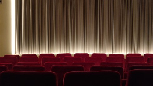 cinema-2093264_1920.jpg