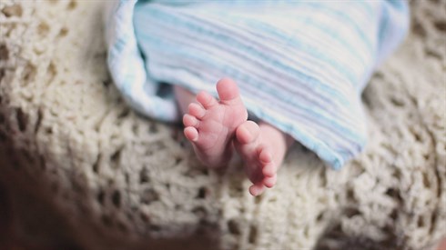 no credit - baby-baby-feet-blanket-185934.jpg