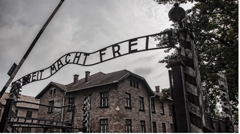 auschwitz-i-3671389_1920.jpg