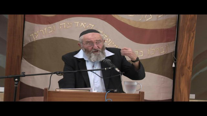 בנין המקדש קודם למלכות