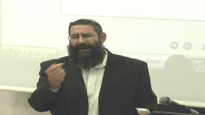 ערלה בנצרים של רימונים