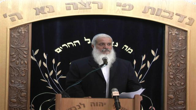 נאחזים במו"ר הרב מרדכי אליהו זצ"ל