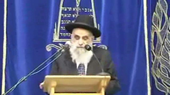 פרוש אך מעורב עם הבריות