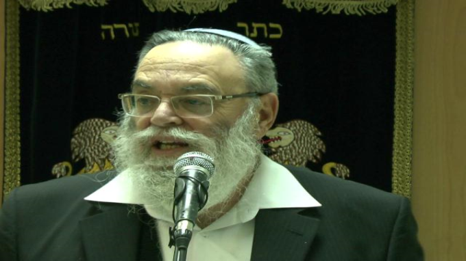 מחנך של דור