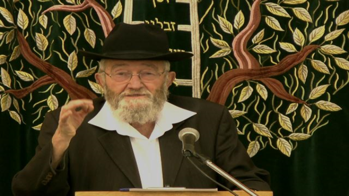על ידי כהניך הקדושים