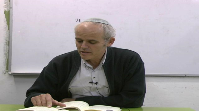 "ותלקח אסתר אל בית המלך"