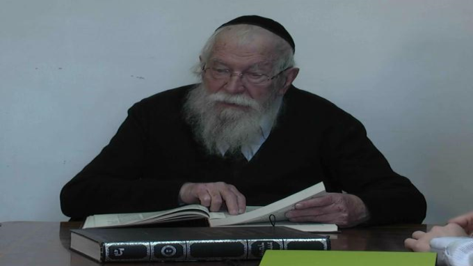 "האוכל חמץ של הקדש בפסח"