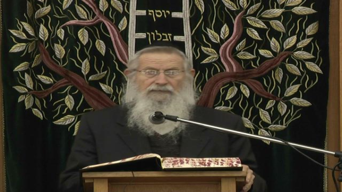 השוחט את הפסח על החמץ