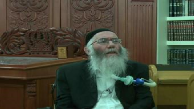 מילה, פסח ביעור חמץ וצדקה