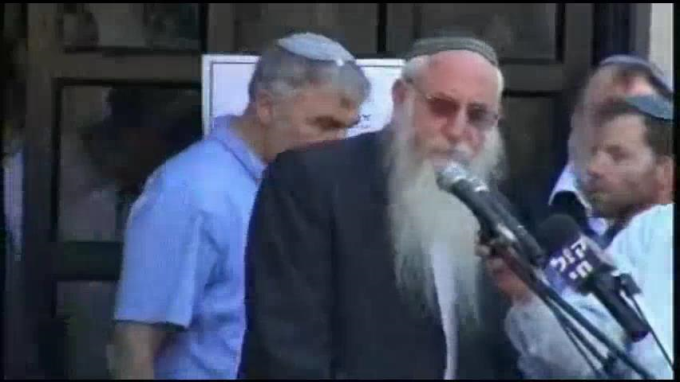 גדול במידות וגדול במעשים