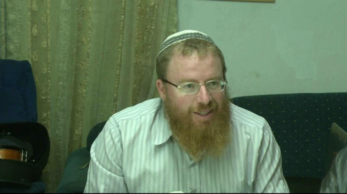 הבית כנגד הרחוב