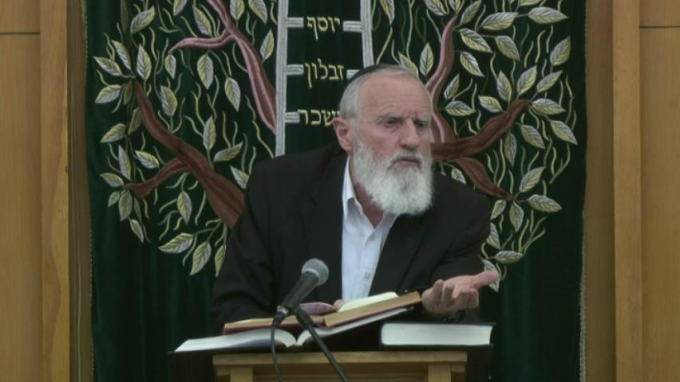 מדוע הבדיל ה' בין המים העליונים למים התחתונים?
