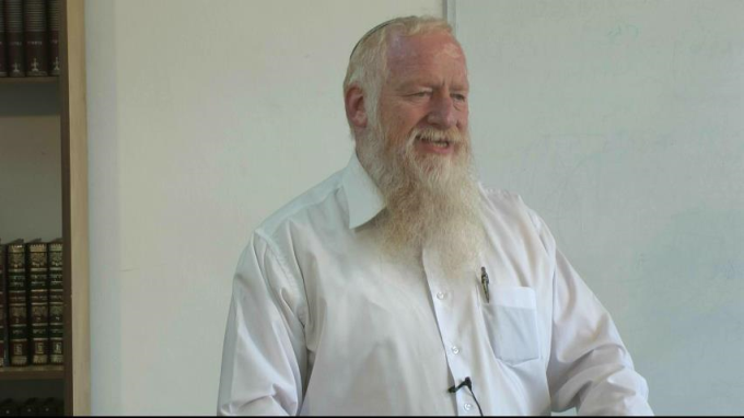 בפסח עם ישראל מופיע את האור האלוקי בצורה היותר שלמה - תיקון חטא הלבנה