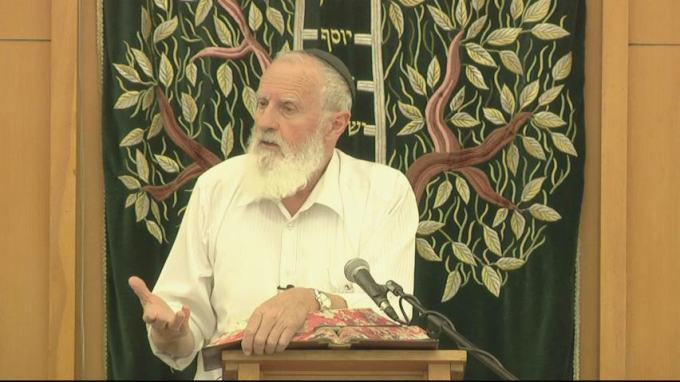 בביאור היחס של עם ישראל למשה רבינו במדבר