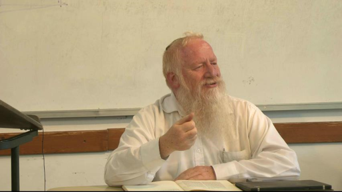 "את הצנועים חכמה" - התורה נידבקת בצנועים. צניעות מהותה מידת הרחמים