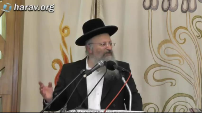 רַק עַם חָכָם וְנָבוֹן הַגּוֹי הַגָּדוֹל הַזֶּה