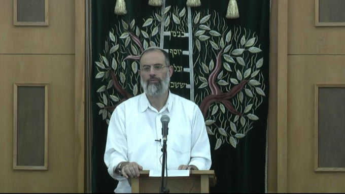 אחרי רבים להטות