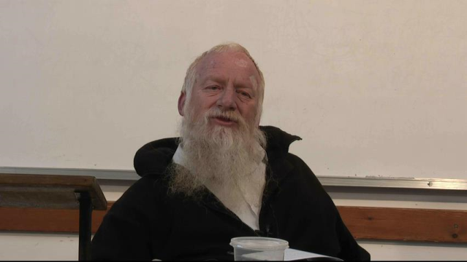 "כפה עליהם הר כגיגית" לעומת "הדור קיבלוה"